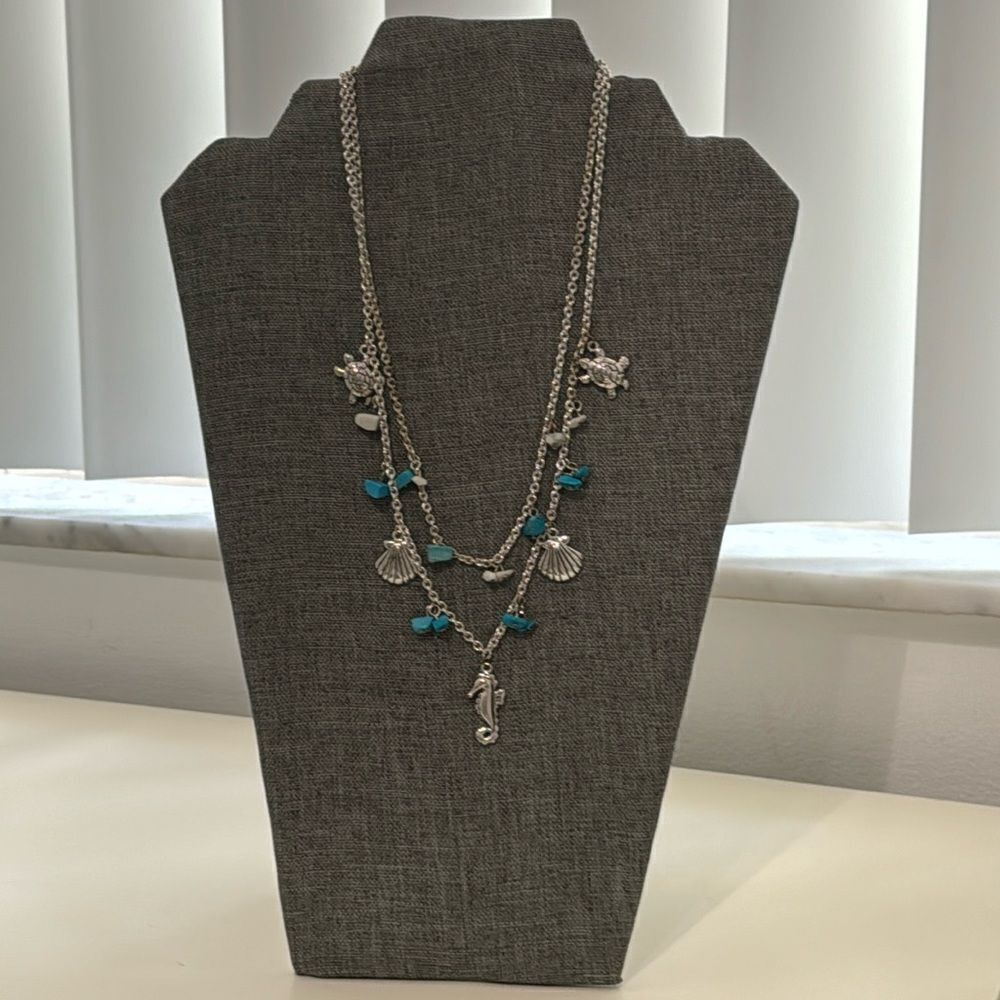 Shell necklace with turquoise